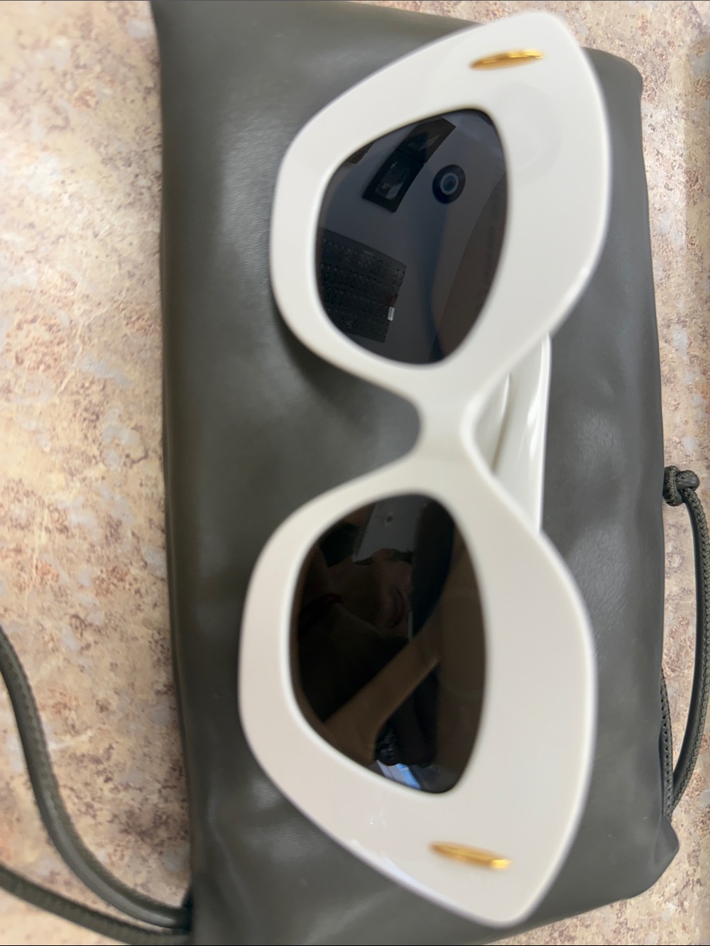 Loewe White Retro Cat-Eye Sunglasses with Dark Lenses Lw401271